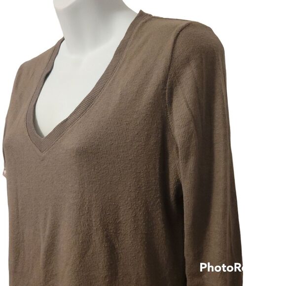 2/$20 Vintage BDG vneck sweater top long sleeve - Picture 3 of 5